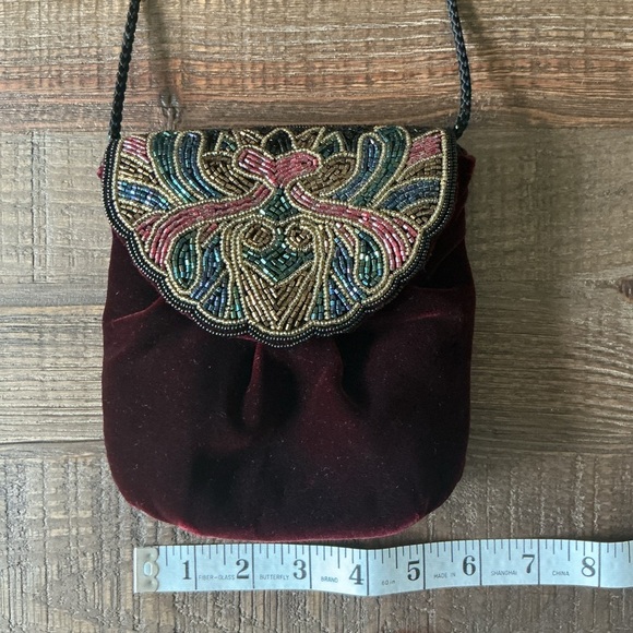 Fortina Vintage Embroidered Velvet Crossbody Bag - Picture 8 of 8